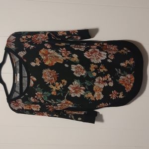 ❤️Maurices 3/4 Sleeve Floral Sweater  size Small